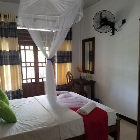 Yashumi Homestay Dambulla Exterior photo