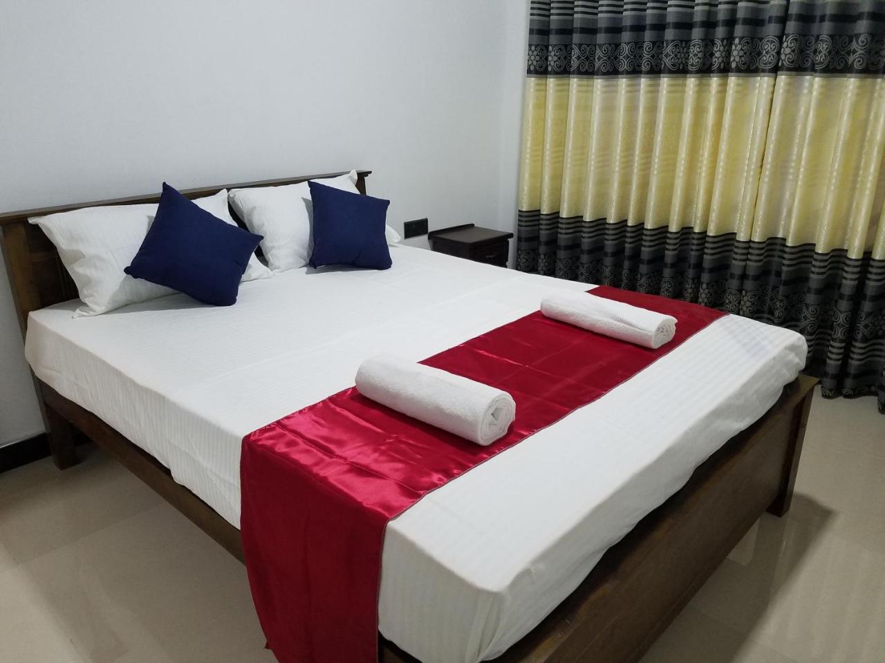 Yashumi Homestay Dambulla Exterior photo