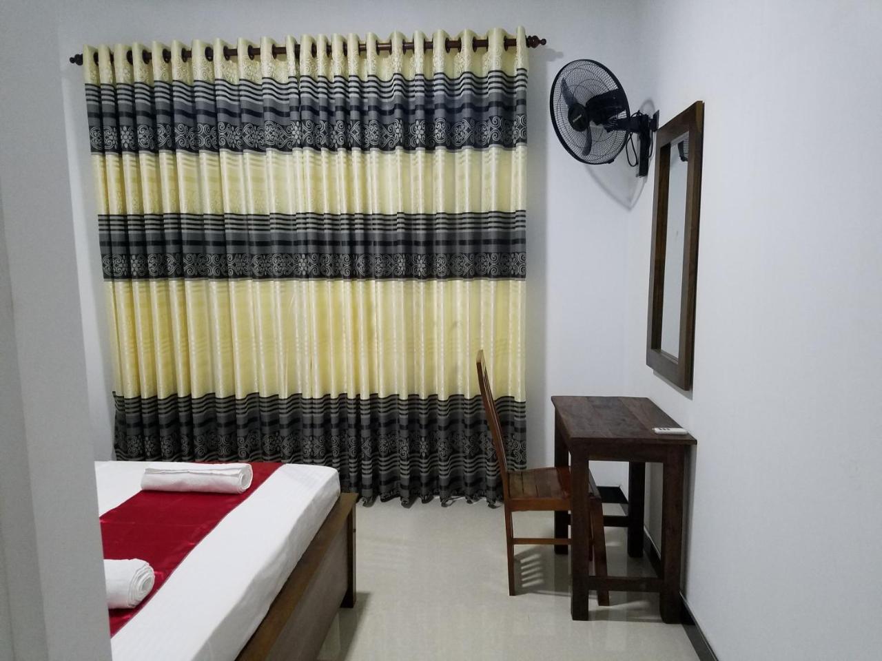 Yashumi Homestay Dambulla Exterior photo