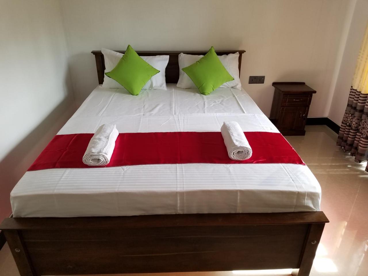 Yashumi Homestay Dambulla Exterior photo