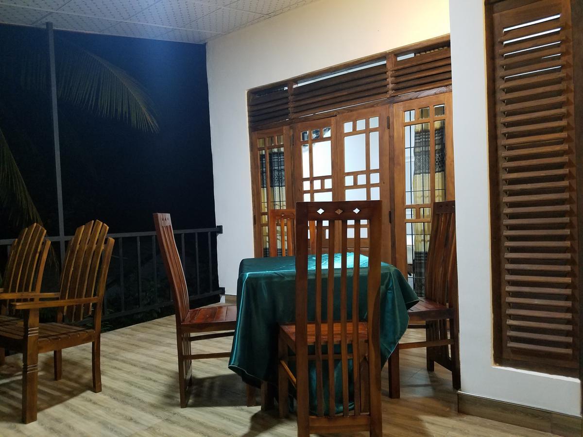 Yashumi Homestay Dambulla Exterior photo