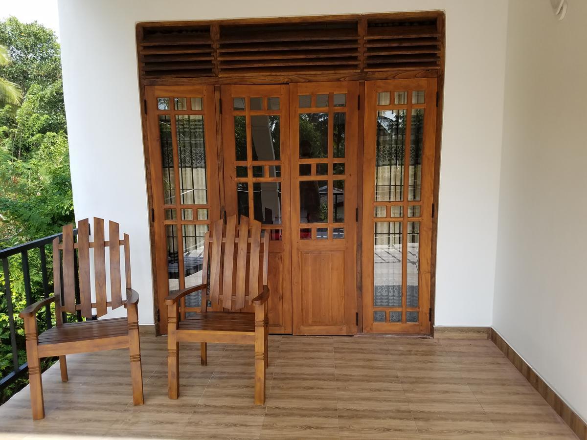 Yashumi Homestay Dambulla Exterior photo