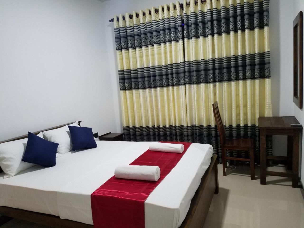 Yashumi Homestay Dambulla Exterior photo