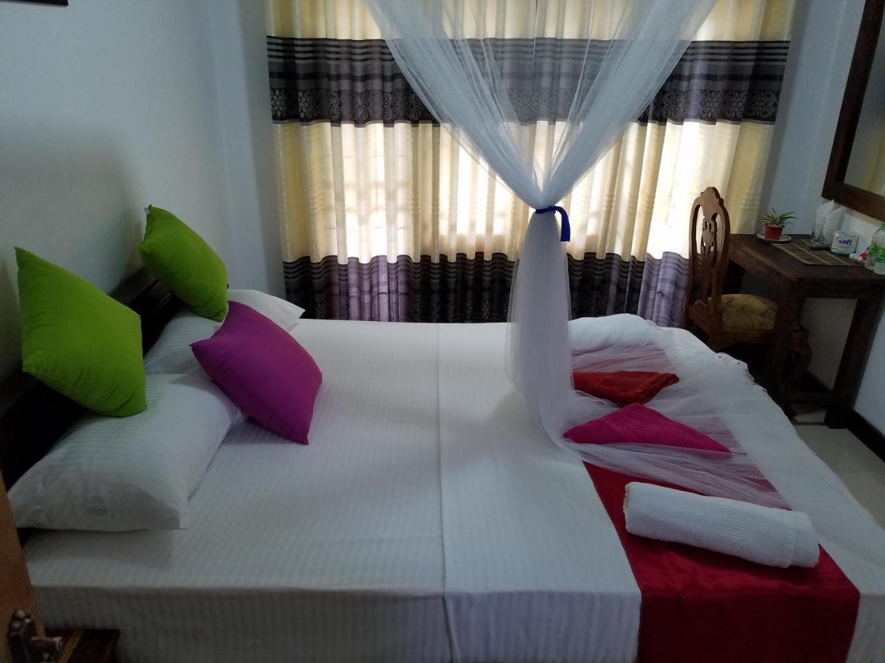 Yashumi Homestay Dambulla Exterior photo