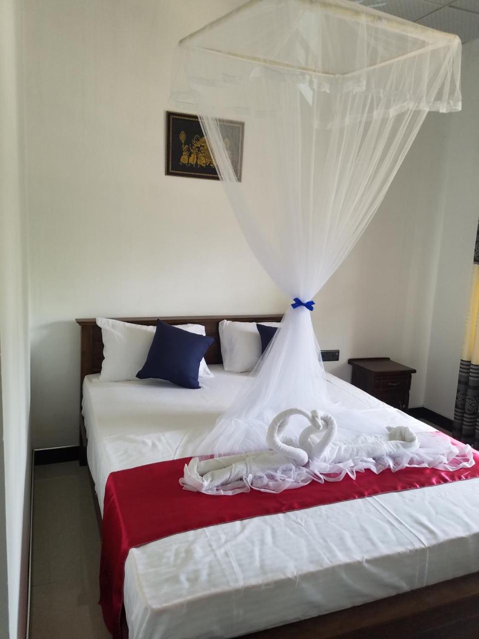 Yashumi Homestay Dambulla Exterior photo