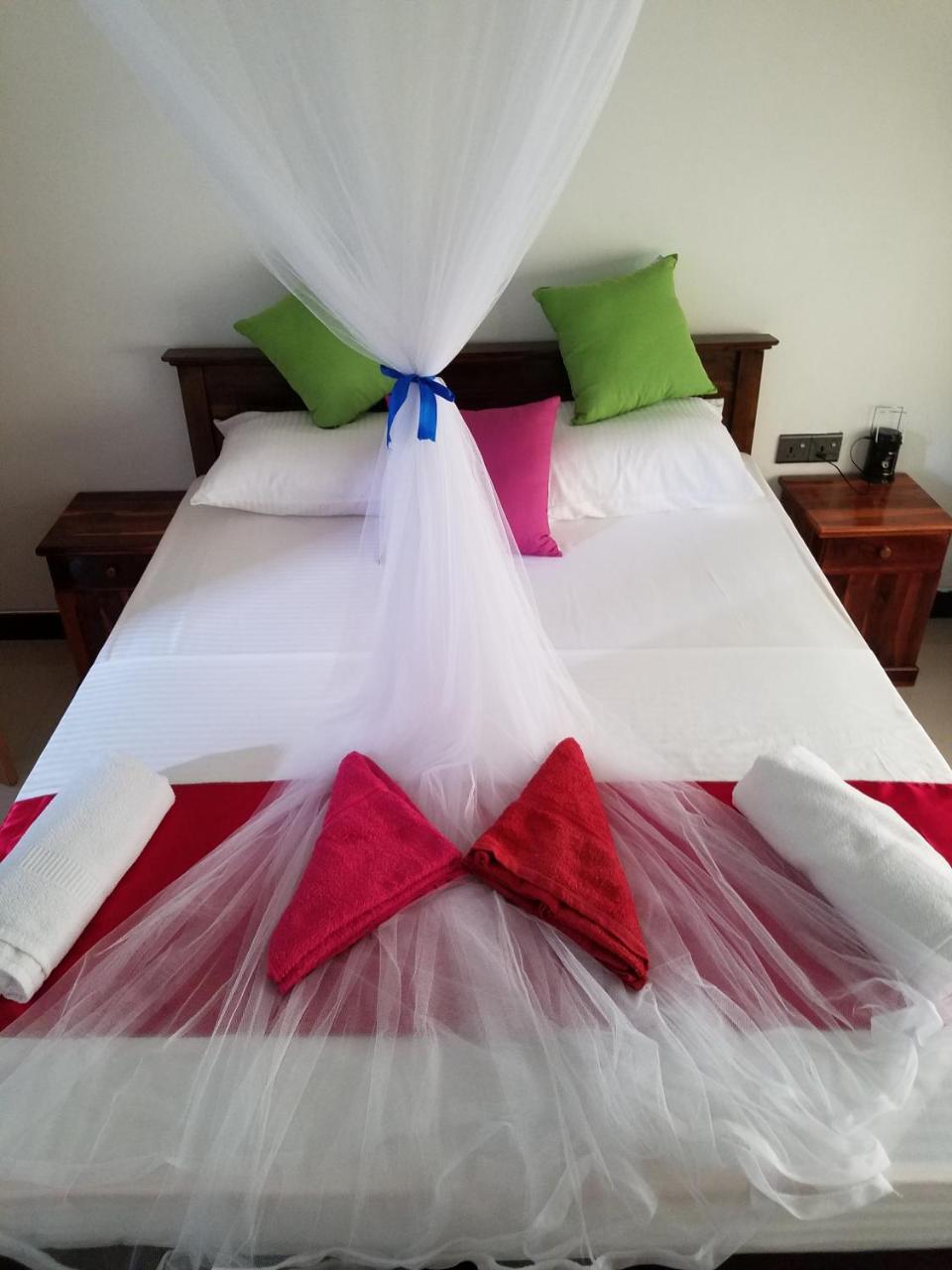 Yashumi Homestay Dambulla Exterior photo